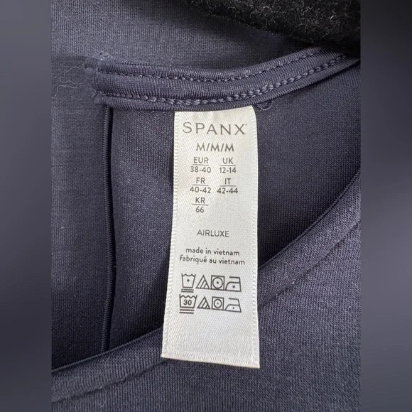 NWT SPANX Sleeveless Jumpsuit Medium - Picture 7 of 8